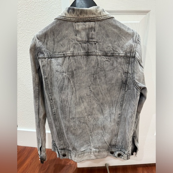 ZARA MEN Gray Washed Denim Jacket with distressed details - Picture 5 of 10